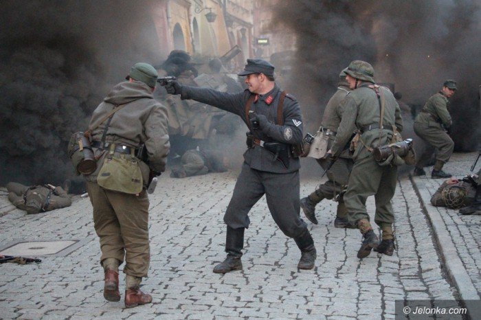 rekonstruktorzy-przemierzali-deptakiem-foto-68573