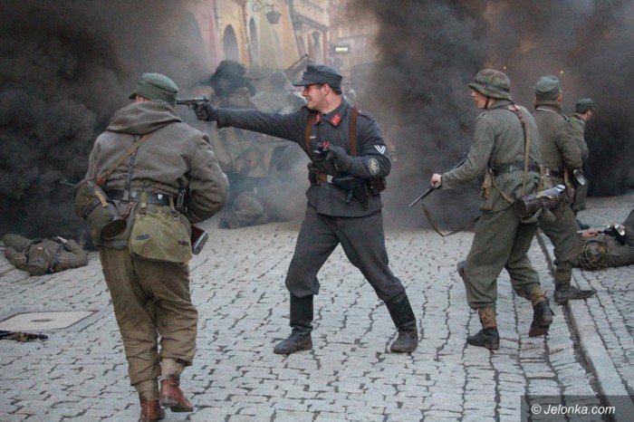 rekonstruktorzy-przemierzali-deptakiem-foto-68573