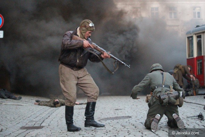 rekonstruktorzy-przemierzali-deptakiem-foto-68573