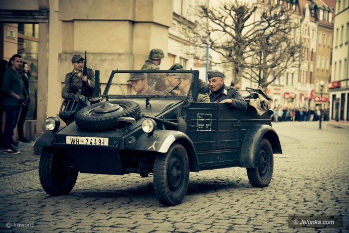 rekonstruktorzy-przemierzali-deptakiem-foto-68573
