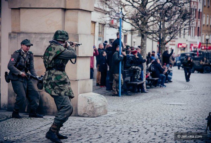 rekonstruktorzy-przemierzali-deptakiem-foto-68573