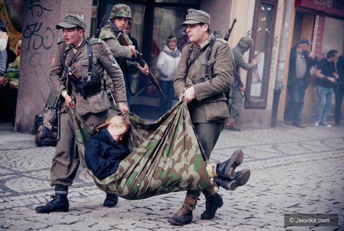 rekonstruktorzy-przemierzali-deptakiem-foto-68573