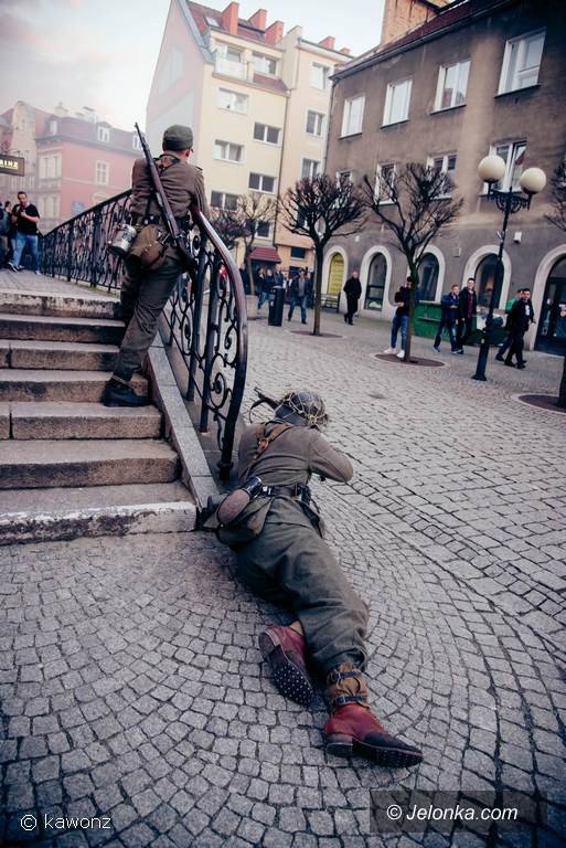 rekonstruktorzy-przemierzali-deptakiem-foto-68573