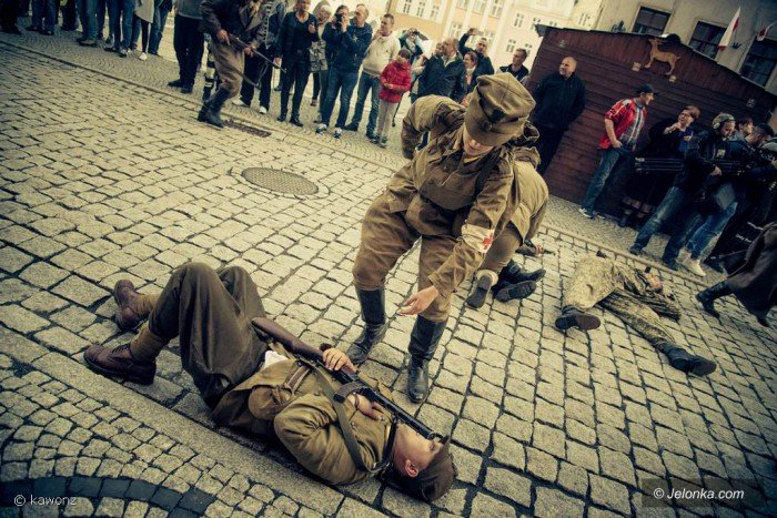 rekonstruktorzy-przemierzali-deptakiem-foto-68573
