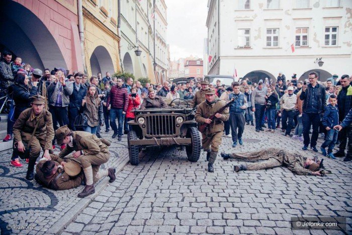 rekonstruktorzy-przemierzali-deptakiem-foto-68573