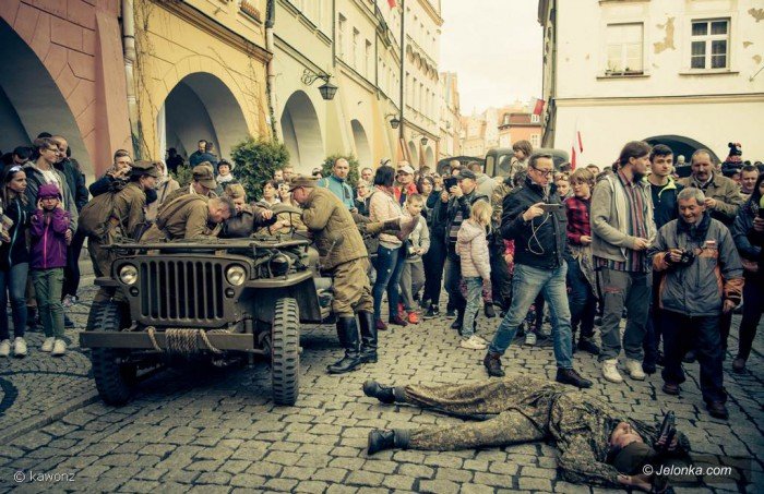 rekonstruktorzy-przemierzali-deptakiem-foto-68573