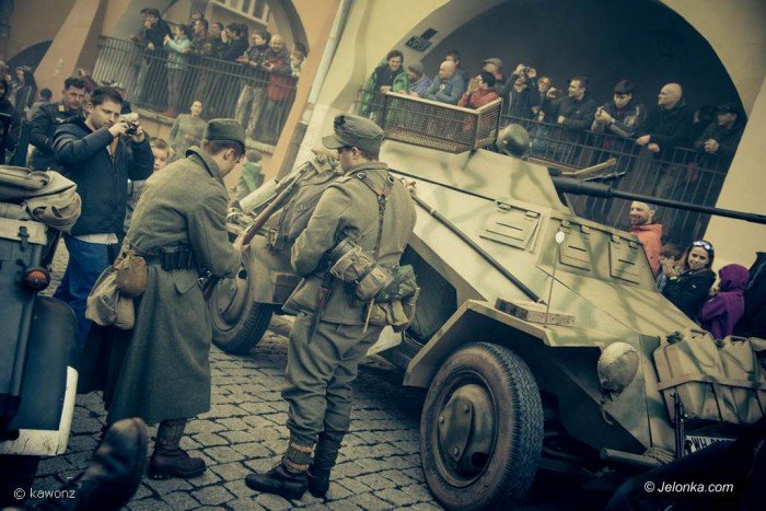 rekonstruktorzy-przemierzali-deptakiem-foto-68573