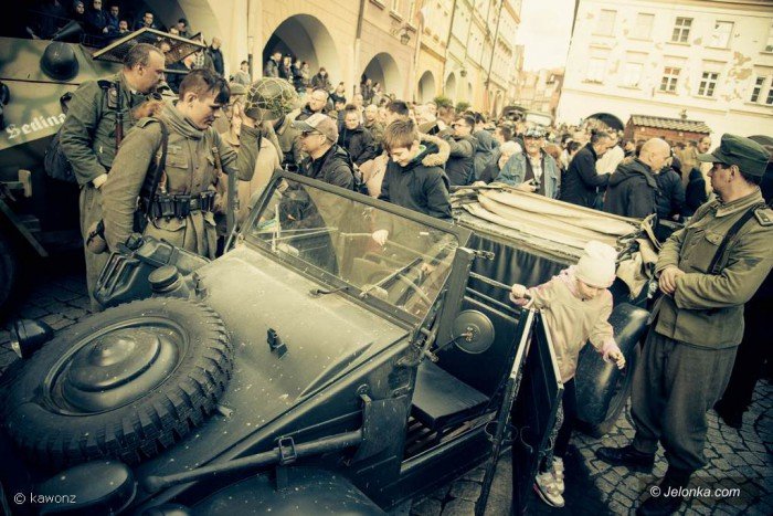 rekonstruktorzy-przemierzali-deptakiem-foto-68573
