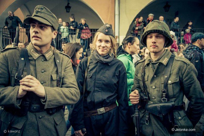 rekonstruktorzy-przemierzali-deptakiem-foto-68573