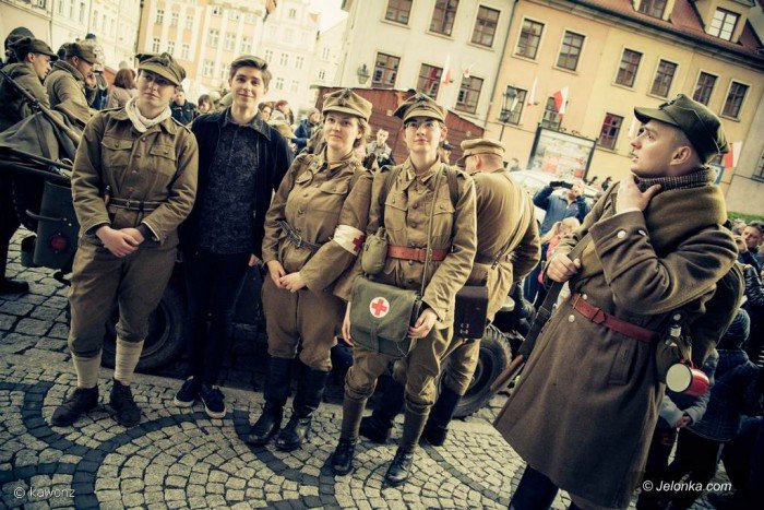 rekonstruktorzy-przemierzali-deptakiem-foto-68573
