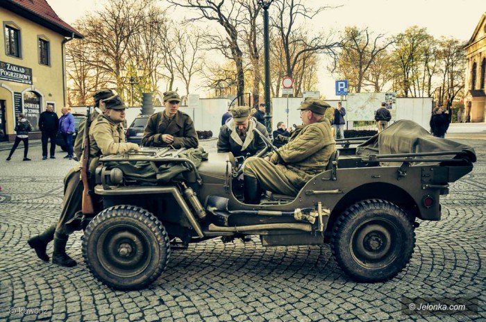 rekonstruktorzy-przemierzali-deptakiem-foto-68573