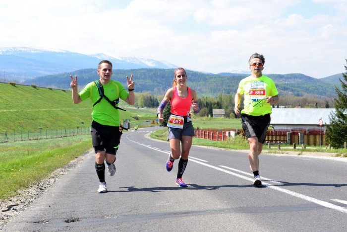 ponad-po-tysiaca-biegaczy-w-cieplicach-foto-68593