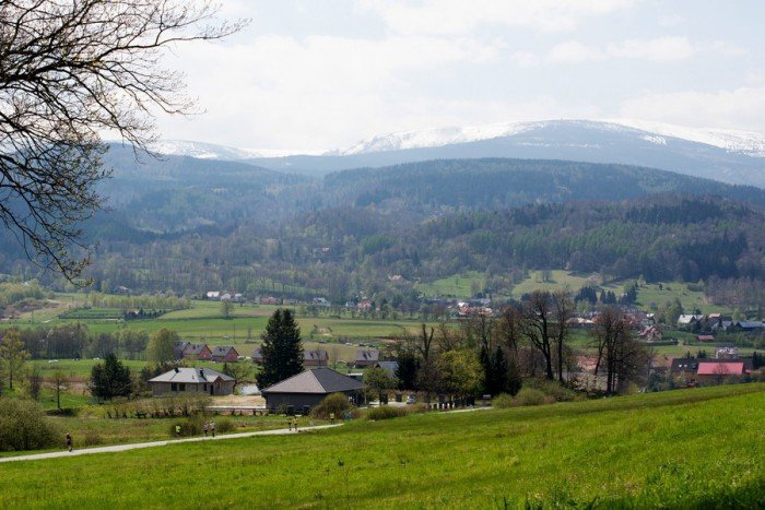 ponad-po-tysiaca-biegaczy-w-cieplicach-foto-68593