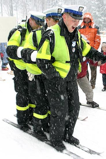 policjanci-z-ludzka-twarza-6863