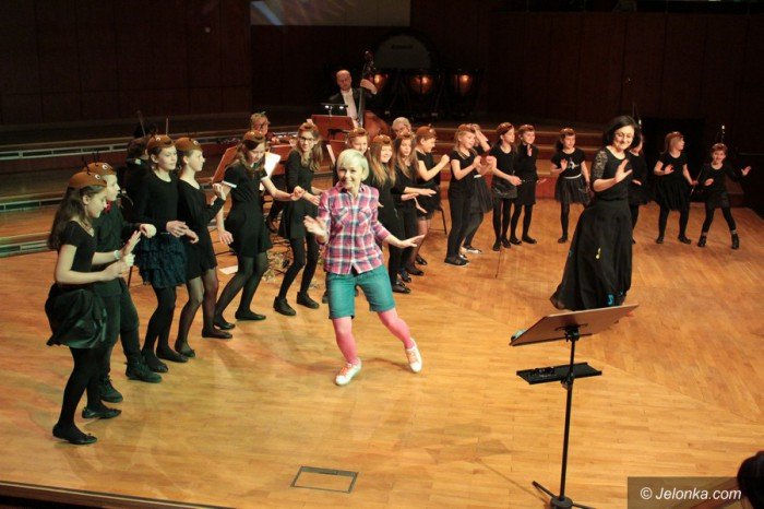 rytm-i-melodia-na-zielonej-ace-foto-68630