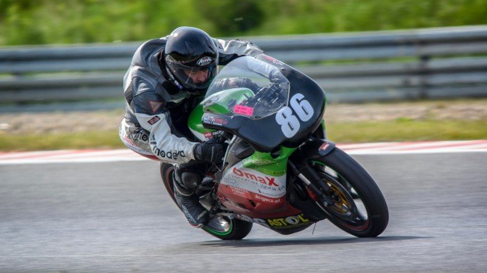 projekt-bezpieczni-motocyklisci-z-ulicy-na-tor-foto-68711