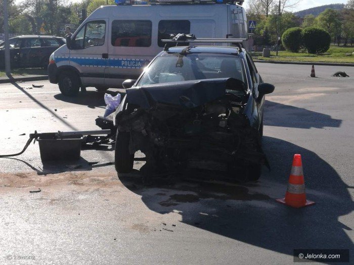 dwie-osoby-w-szpitalu-zderzenie-na-skrzyzowaniu-foto-video-68712