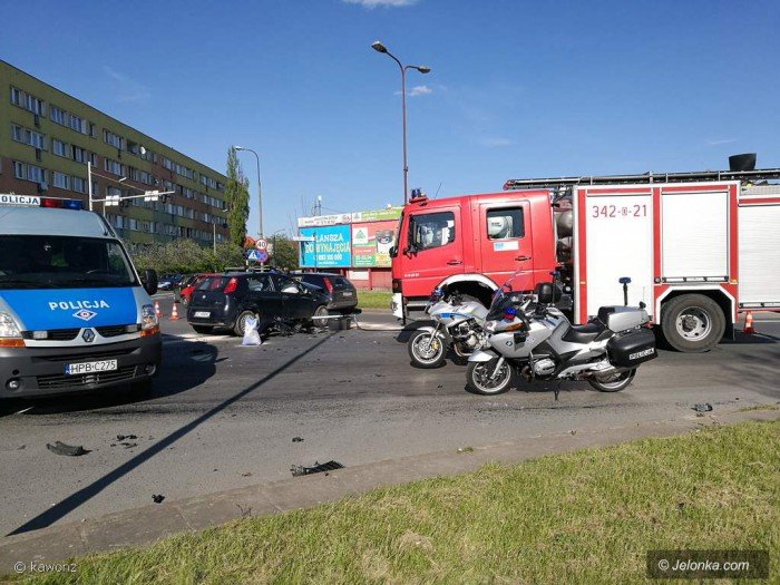 dwie-osoby-w-szpitalu-zderzenie-na-skrzyzowaniu-foto-video-68712