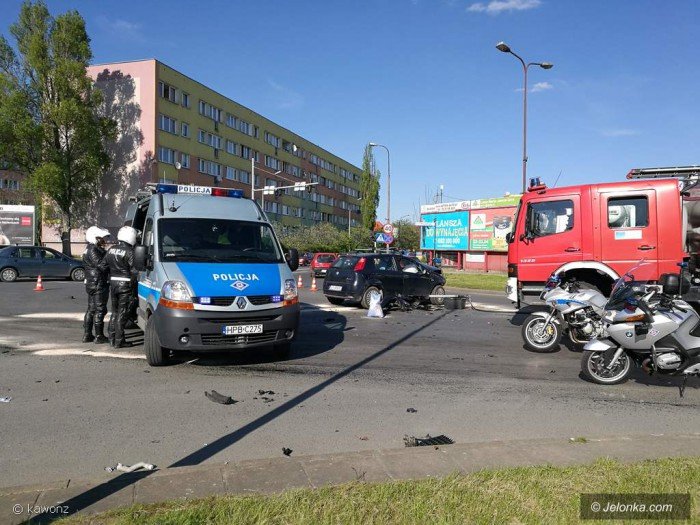 dwie-osoby-w-szpitalu-zderzenie-na-skrzyzowaniu-foto-video-68712