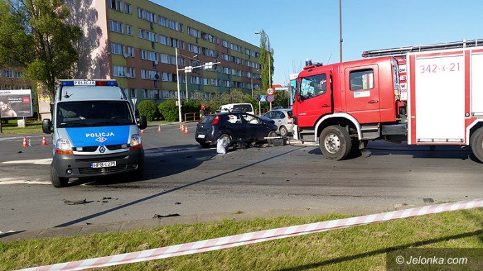 dwie-osoby-w-szpitalu-zderzenie-na-skrzyzowaniu-foto-video-68712