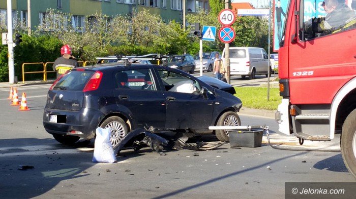 dwie-osoby-w-szpitalu-zderzenie-na-skrzyzowaniu-foto-video-68712