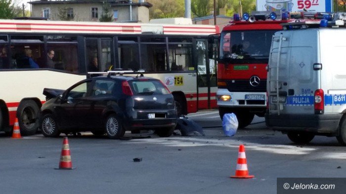 dwie-osoby-w-szpitalu-zderzenie-na-skrzyzowaniu-foto-video-68712