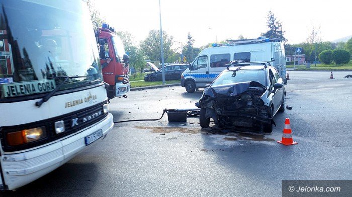 dwie-osoby-w-szpitalu-zderzenie-na-skrzyzowaniu-foto-video-68712