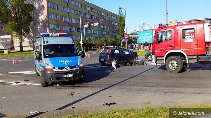 dwie-osoby-w-szpitalu-zderzenie-na-skrzyzowaniu-foto-video-68712