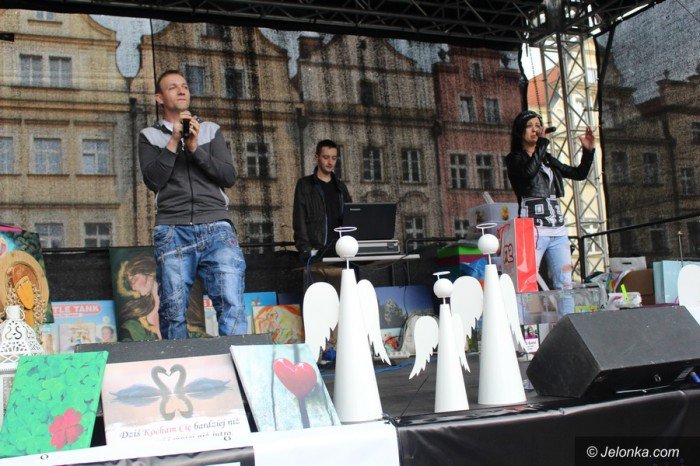 cudowni-ludzie-pomagaja-gosi-foto-68747