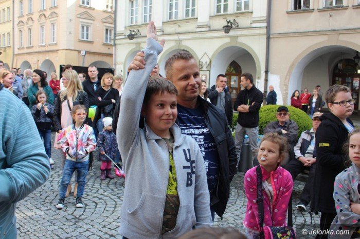 cudowni-ludzie-pomagaja-gosi-foto-68747