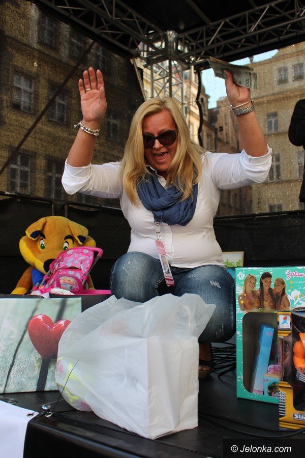 cudowni-ludzie-pomagaja-gosi-foto-68747