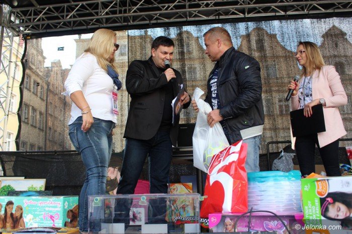cudowni-ludzie-pomagaja-gosi-foto-68747