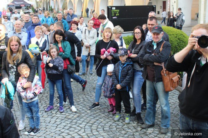 cudowni-ludzie-pomagaja-gosi-foto-68747