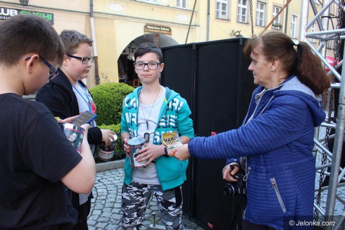 cudowni-ludzie-pomagaja-gosi-foto-68747