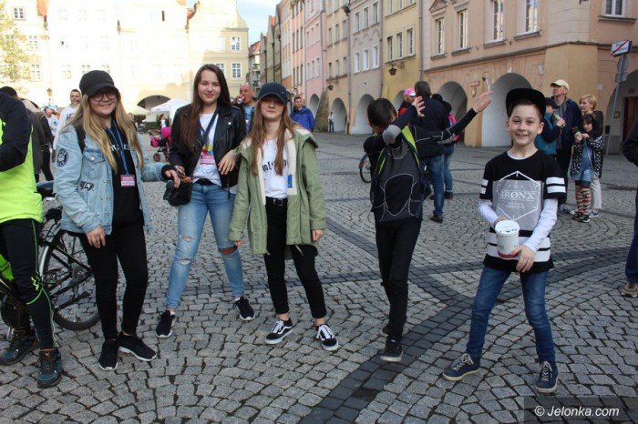 cudowni-ludzie-pomagaja-gosi-foto-68747