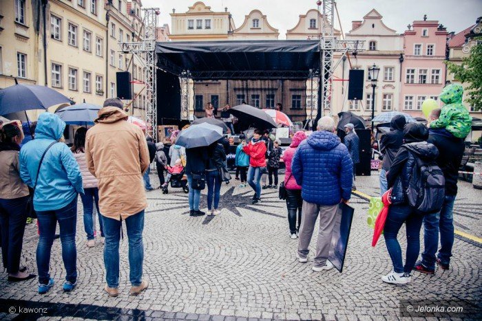 cudowni-ludzie-pomagaja-gosi-foto-68747