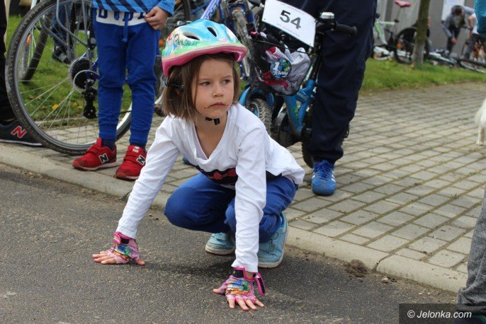 rodzinne-sciganie-na-rowerach-foto-68760