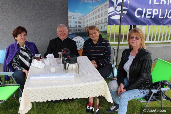 rodzinne-sciganie-na-rowerach-foto-68760