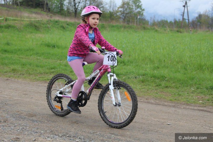 rodzinne-sciganie-na-rowerach-foto-68760