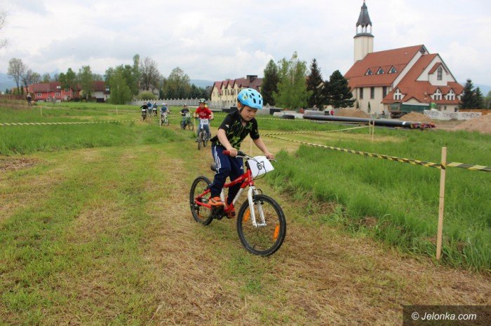 rodzinne-sciganie-na-rowerach-foto-68760