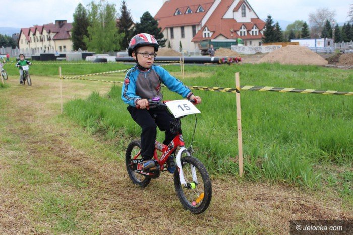 rodzinne-sciganie-na-rowerach-foto-68760