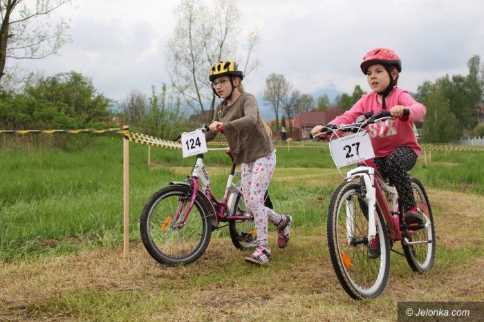 rodzinne-sciganie-na-rowerach-foto-68760