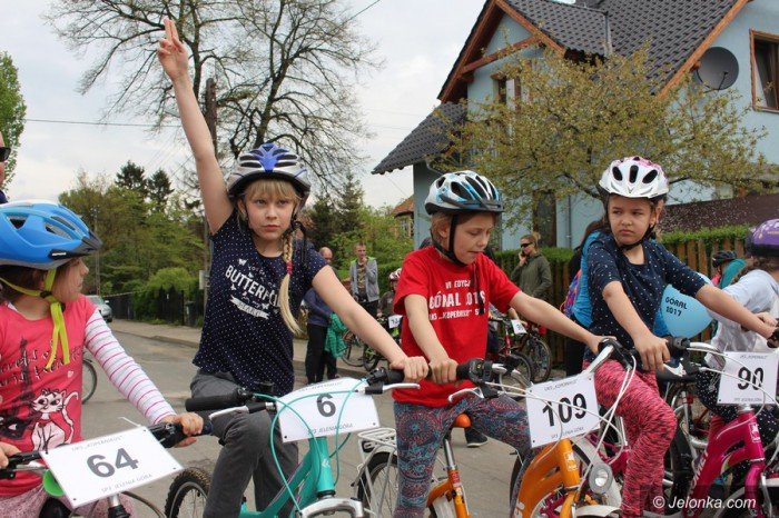 rodzinne-sciganie-na-rowerach-foto-68760