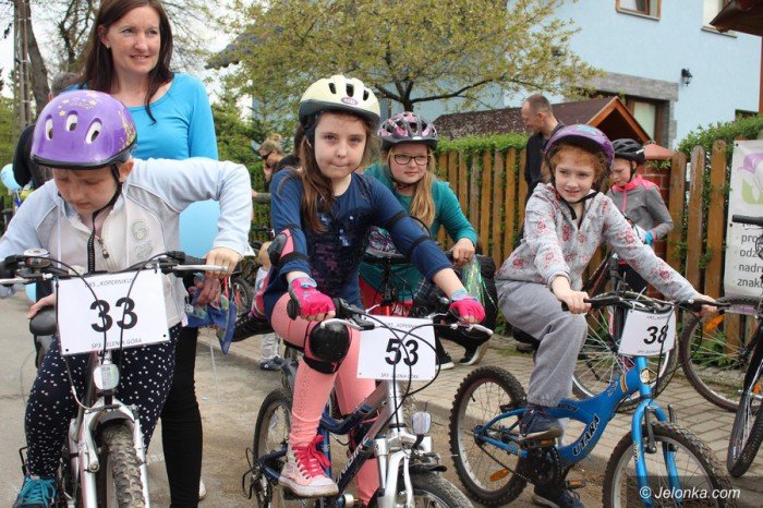 rodzinne-sciganie-na-rowerach-foto-68760