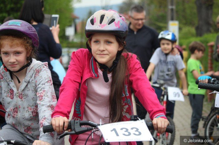 rodzinne-sciganie-na-rowerach-foto-68760