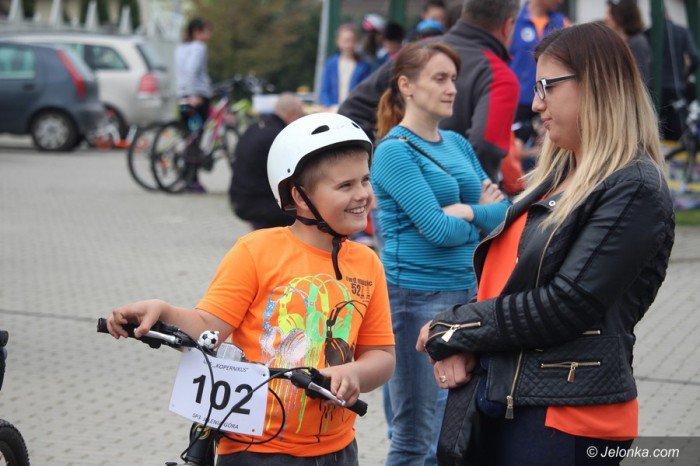 rodzinne-sciganie-na-rowerach-foto-68760