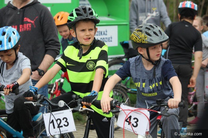 rodzinne-sciganie-na-rowerach-foto-68760