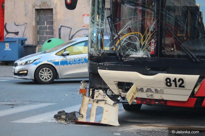 zderzenie-dacii-z-autobusem-mzk-foto-68860