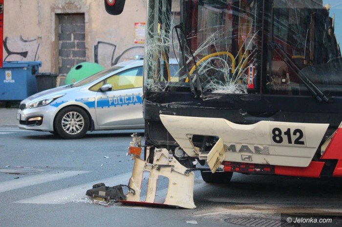 zderzenie-dacii-z-autobusem-mzk-foto-68860