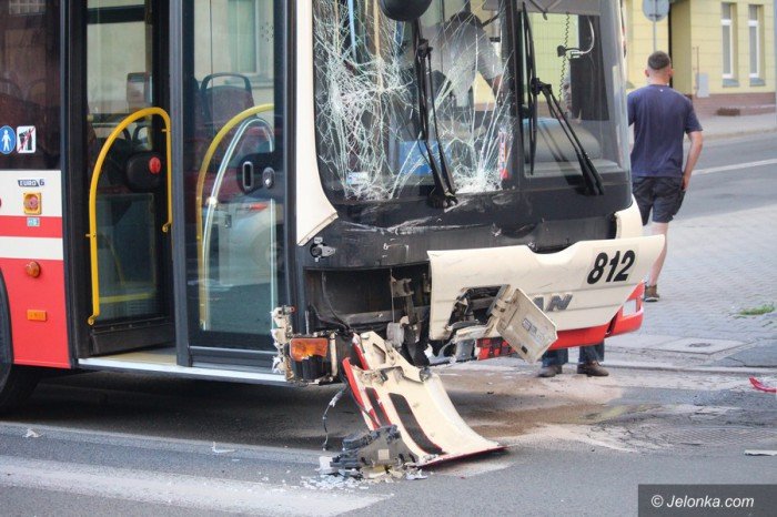 zderzenie-dacii-z-autobusem-mzk-foto-68860